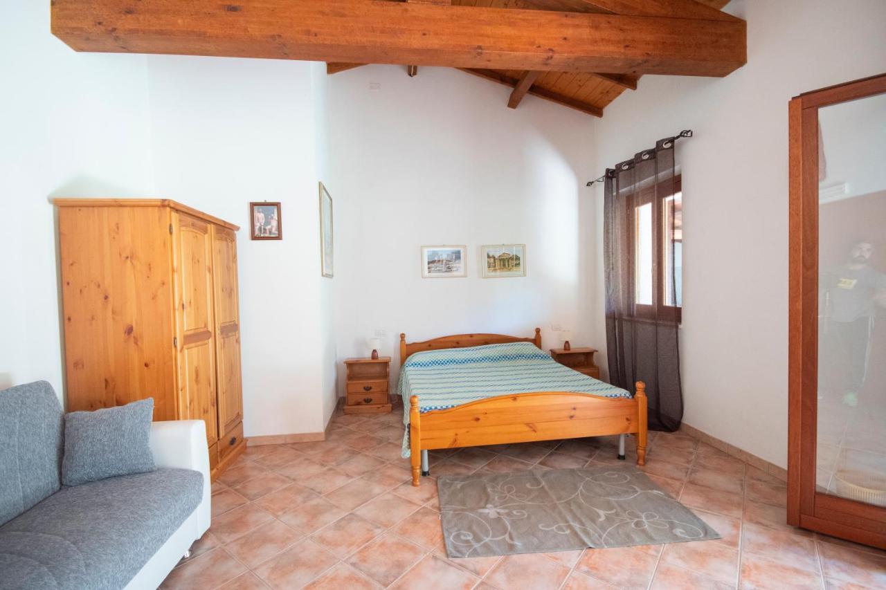 Is Cuccus Bed & Breakfast Masainas Exterior foto