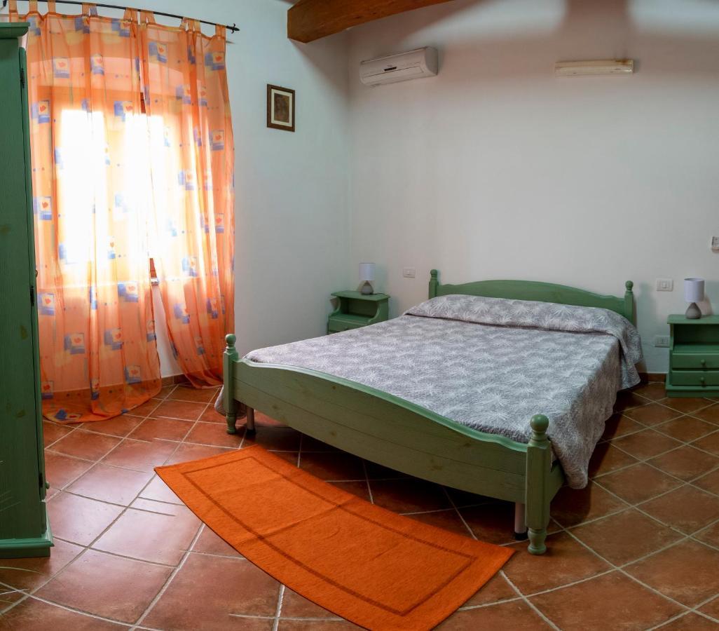 Is Cuccus Bed & Breakfast Masainas Exterior foto