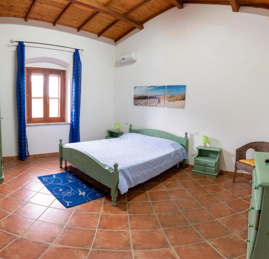 Is Cuccus Bed & Breakfast Masainas Exterior foto