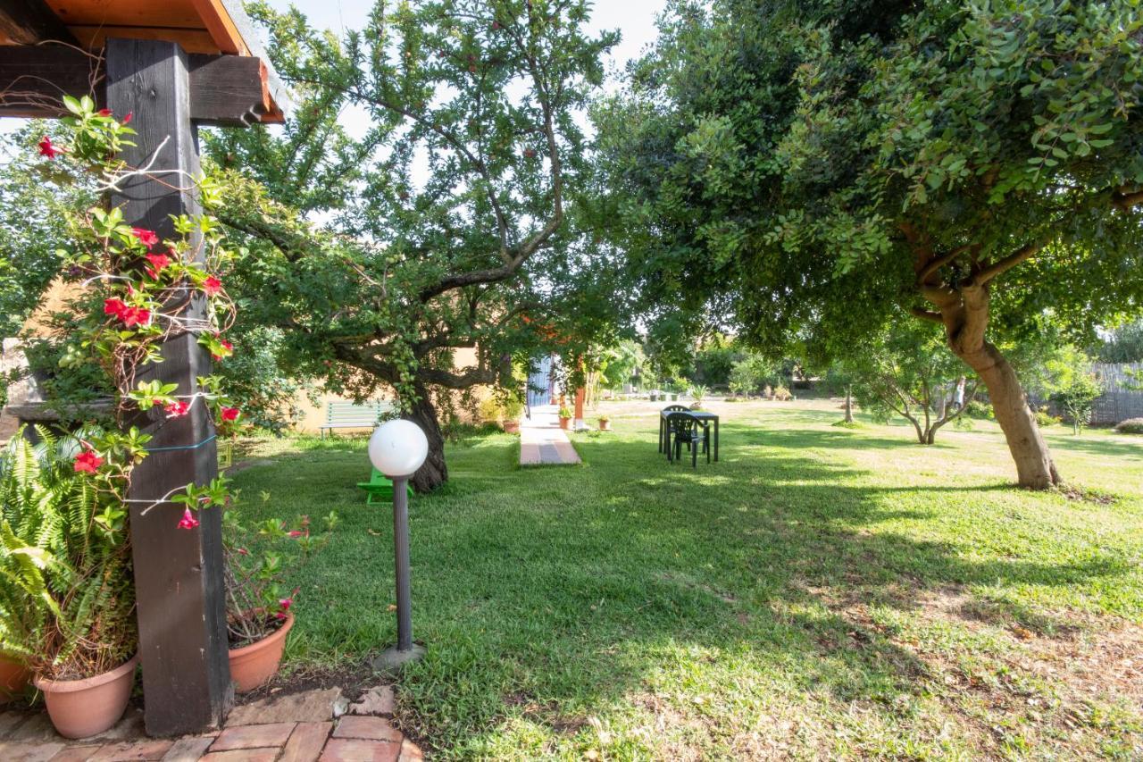 Is Cuccus Bed & Breakfast Masainas Exterior foto