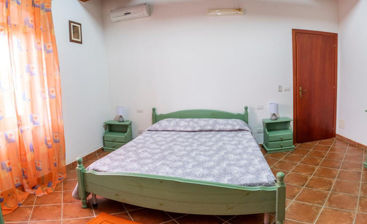 Is Cuccus Bed & Breakfast Masainas Exterior foto