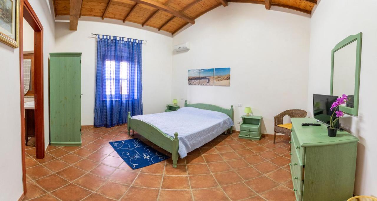 Is Cuccus Bed & Breakfast Masainas Exterior foto