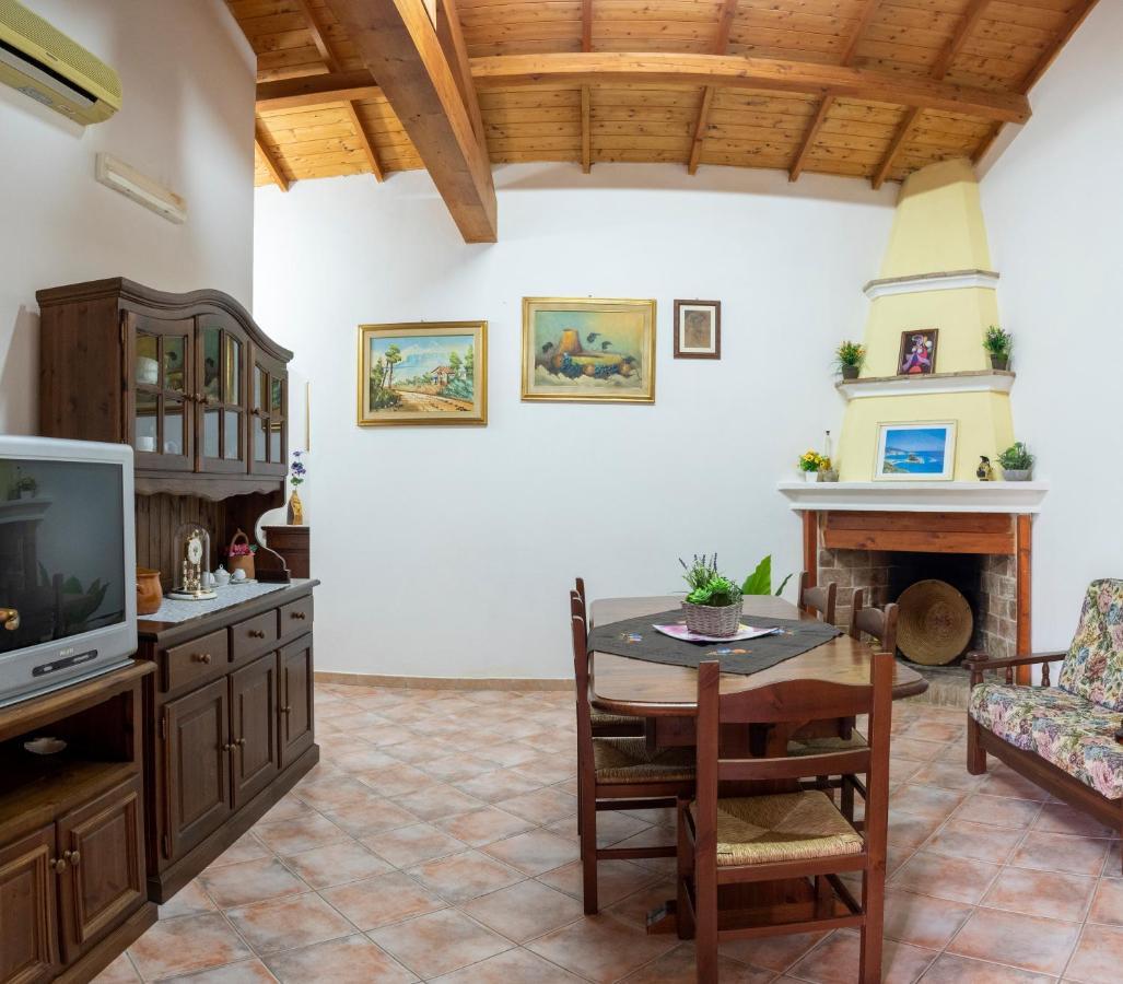 Is Cuccus Bed & Breakfast Masainas Exterior foto