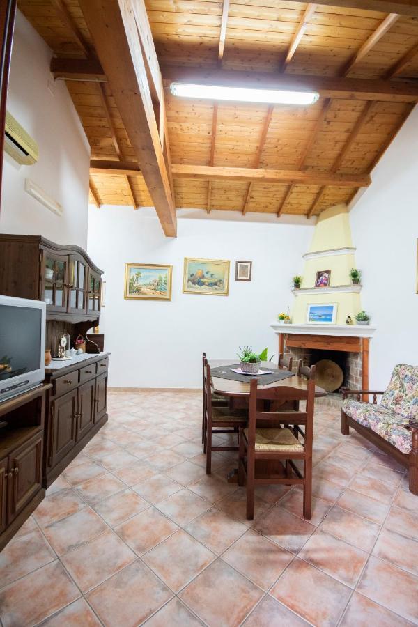 Is Cuccus Bed & Breakfast Masainas Exterior foto